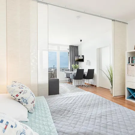 Stranddistel 4 Fernblick Burgtiefe auf Fehmarn