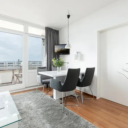 Stranddistel 4 Fernblick Burgtiefe auf Fehmarn