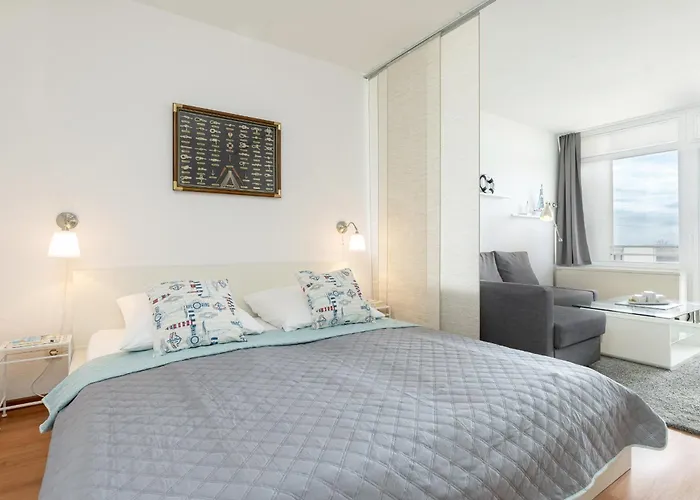 Stranddistel 4 Fernblick Burgtiefe auf Fehmarn